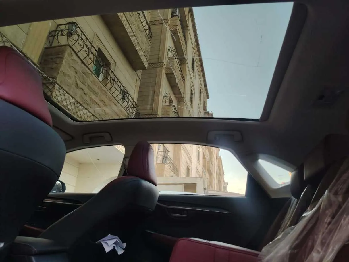 Car image 20