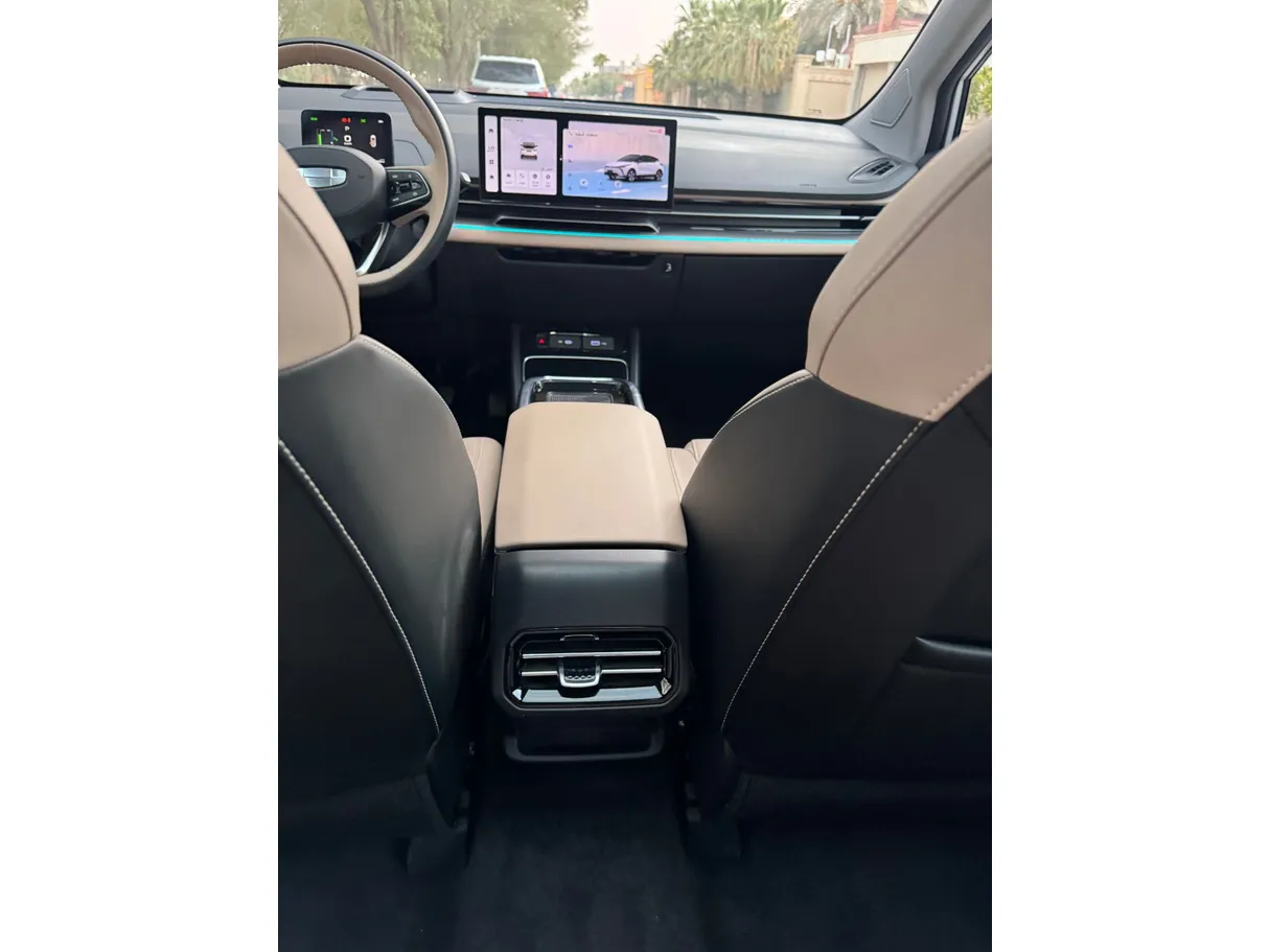 Car image 20