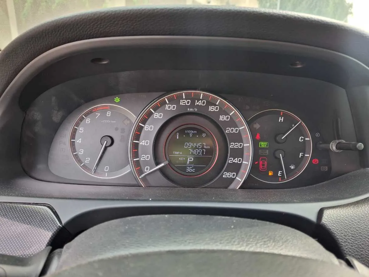 Car image 18