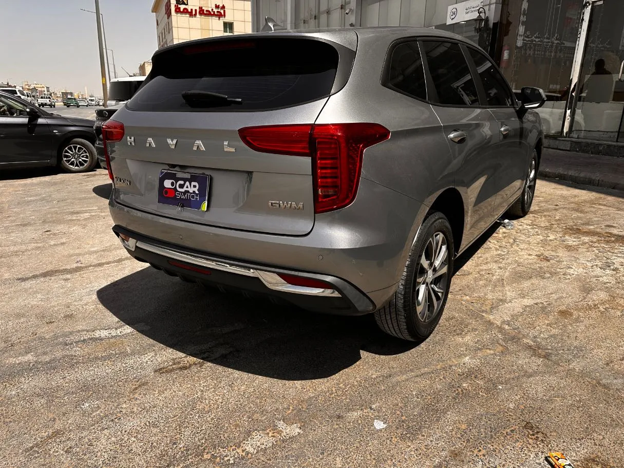 Car image 5