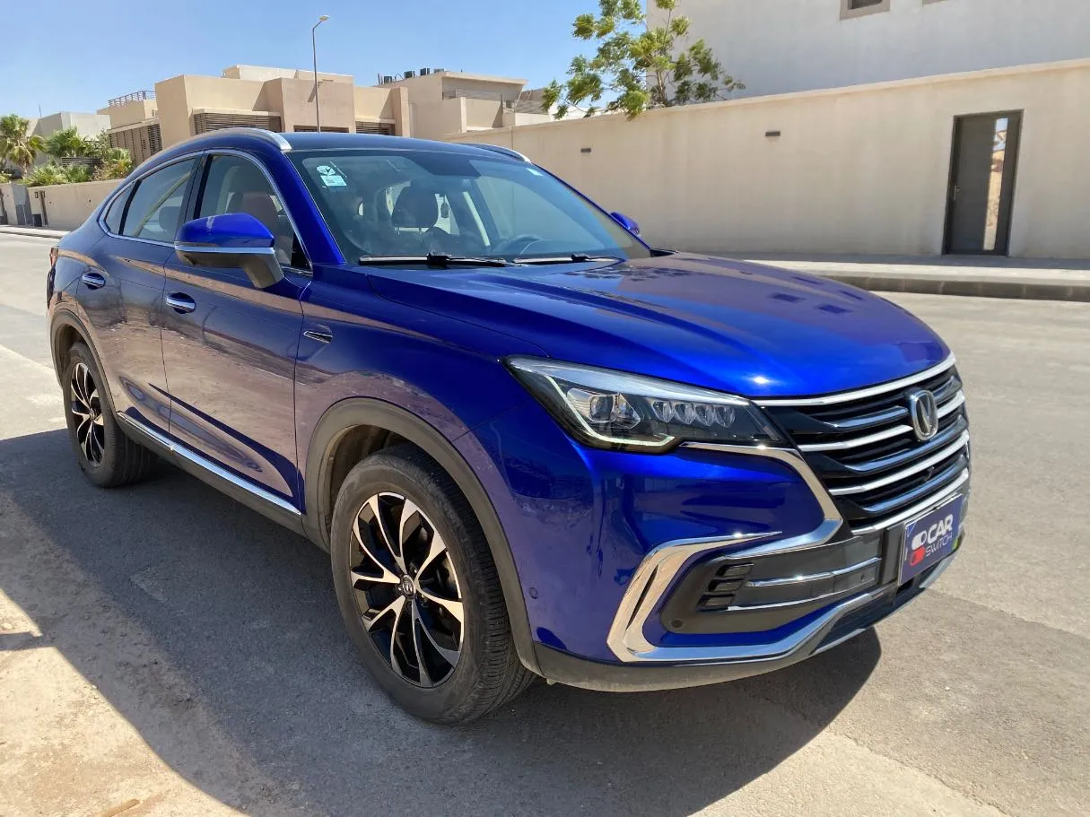 Car image 3