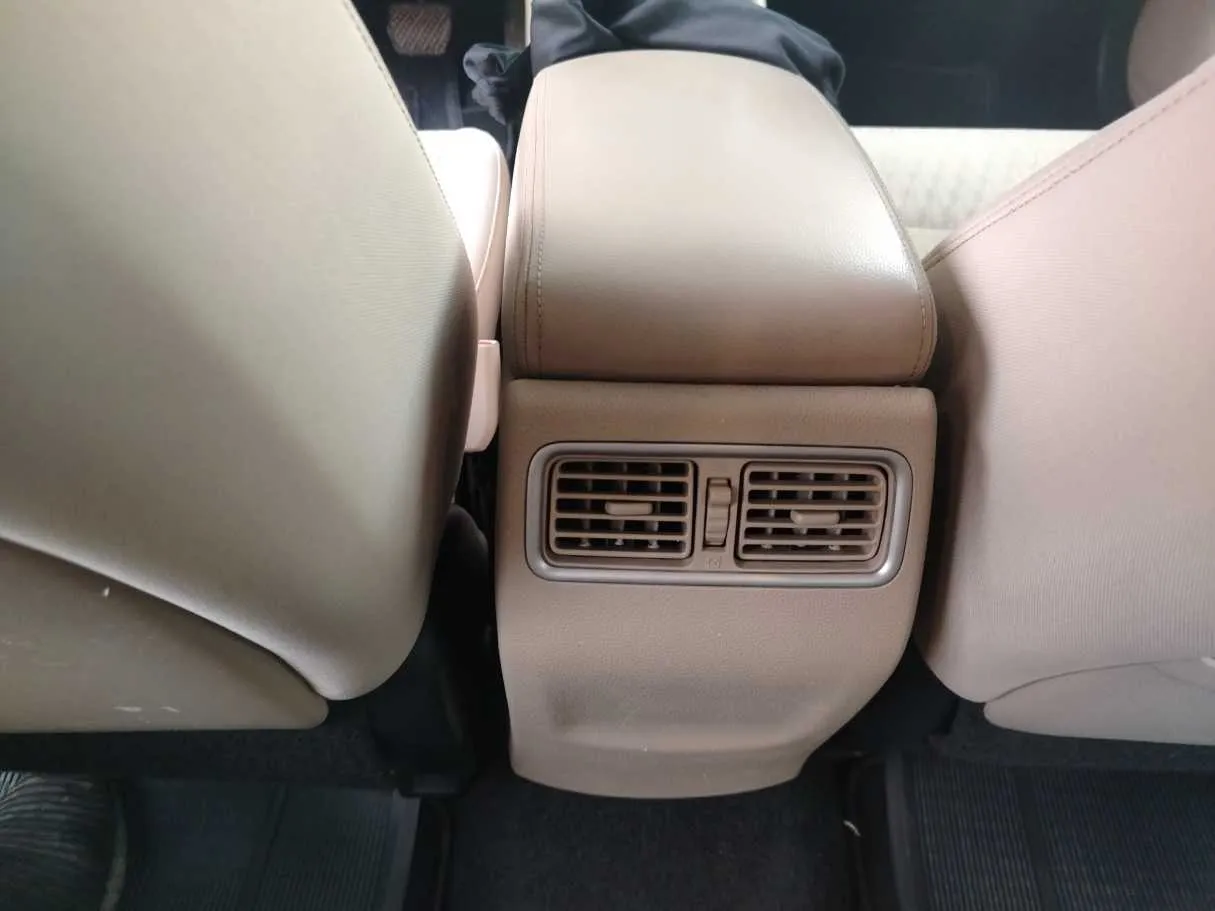 Car image 31