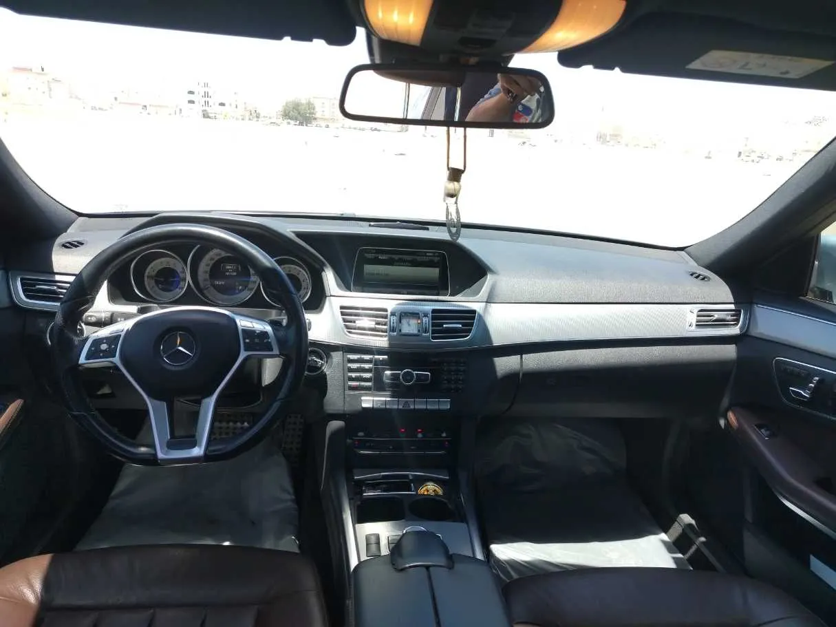 Car image 24