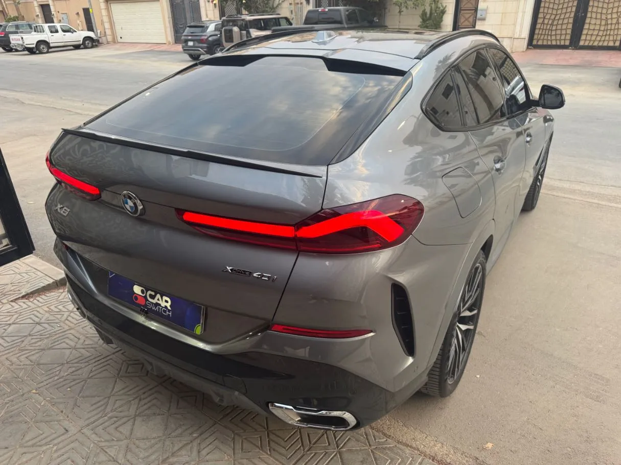 Car image 5