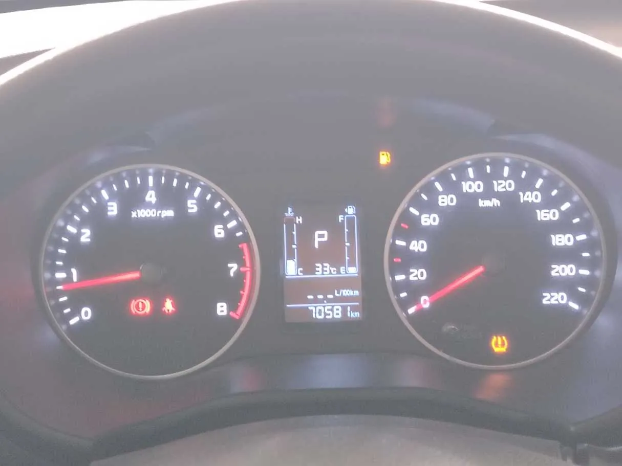 Car image 24