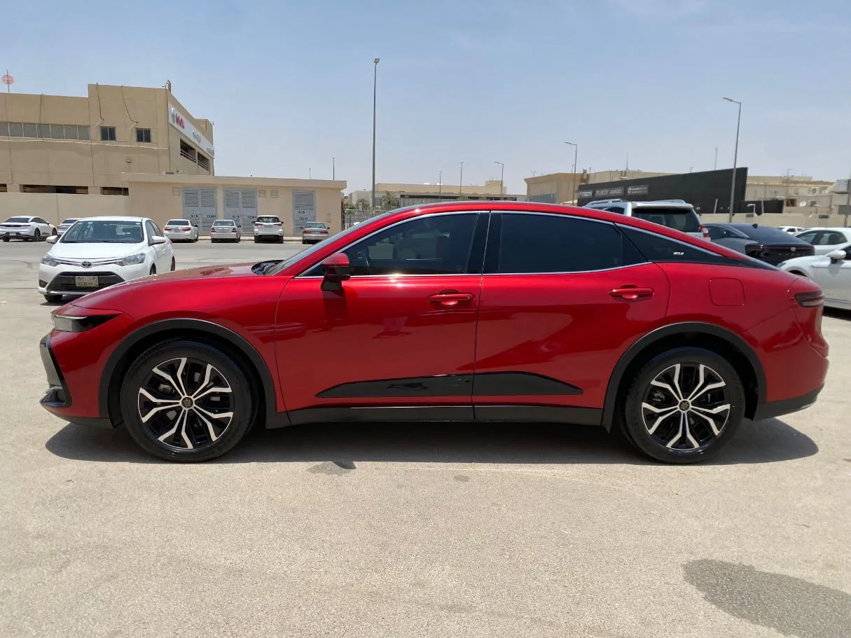Car image 8