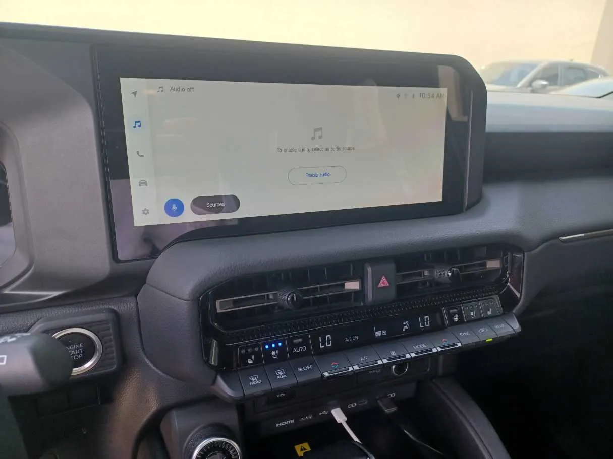 Car image 18