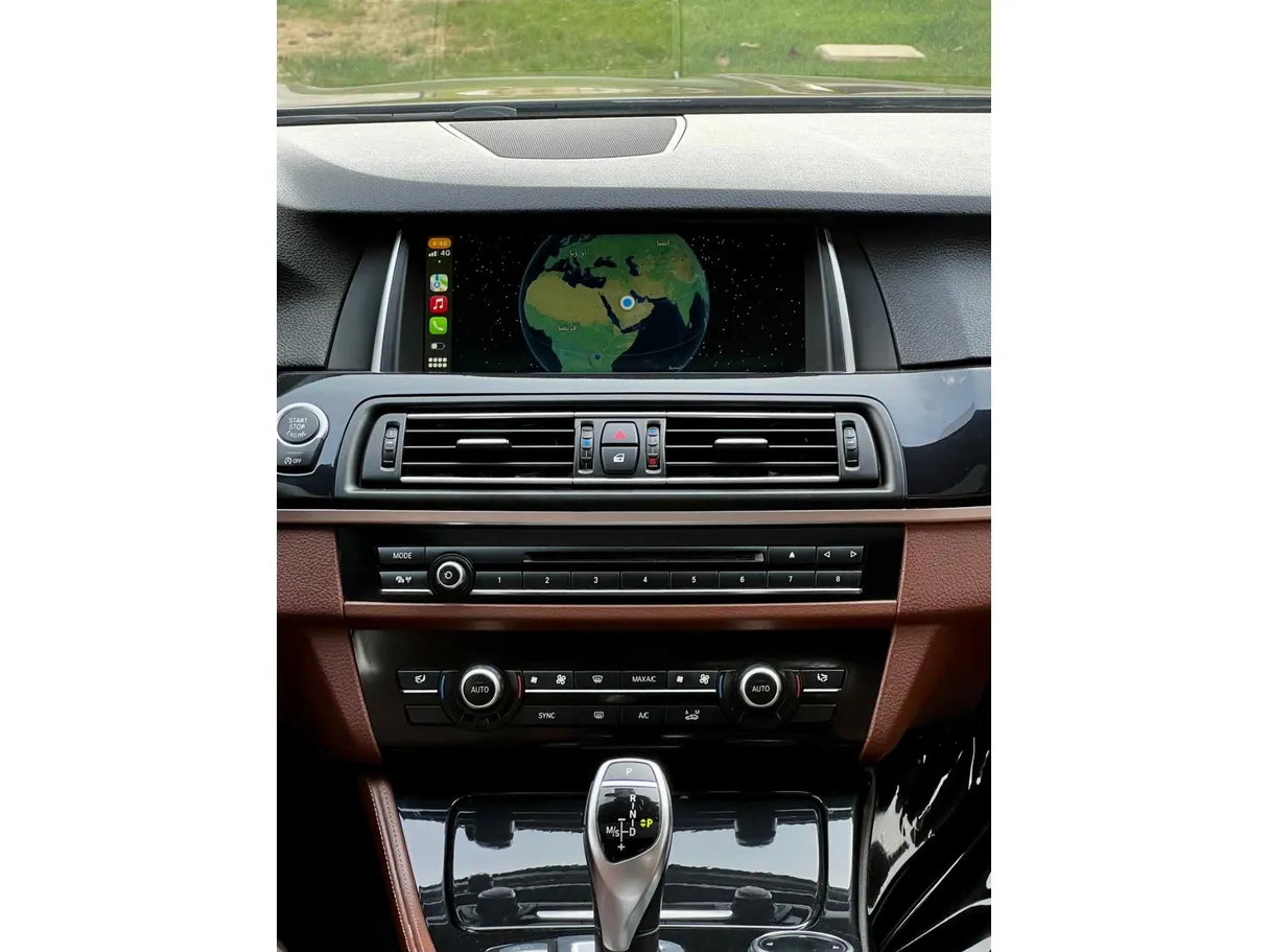 Car image 17