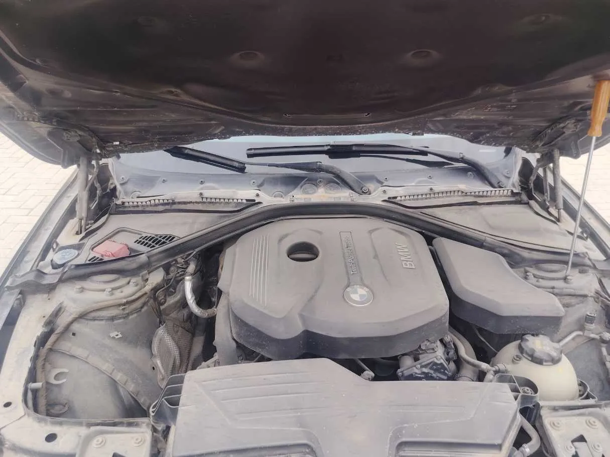 Car image 40