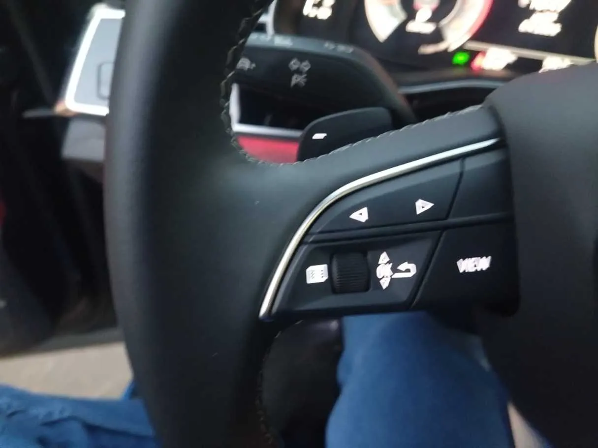Car image 41