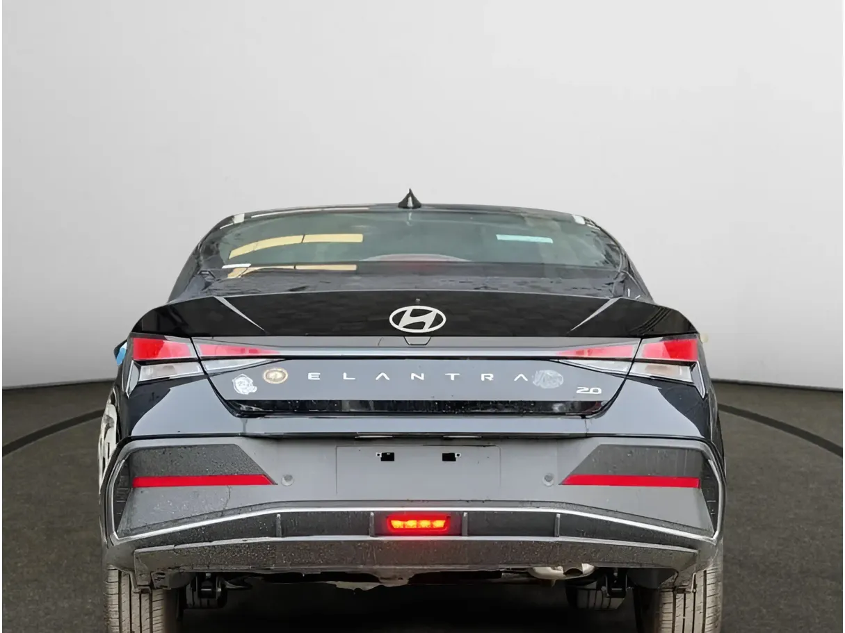 Car image 4