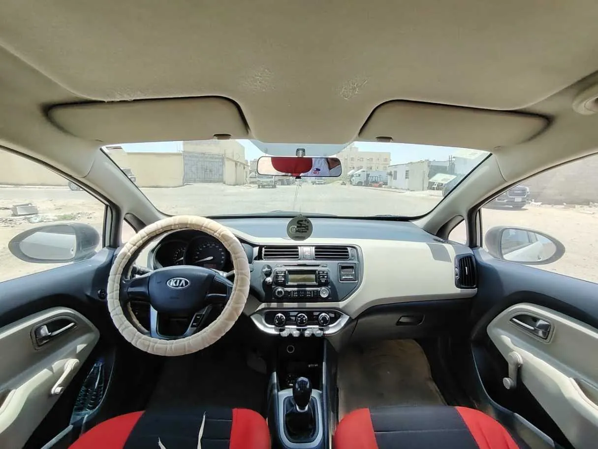 Car image 17