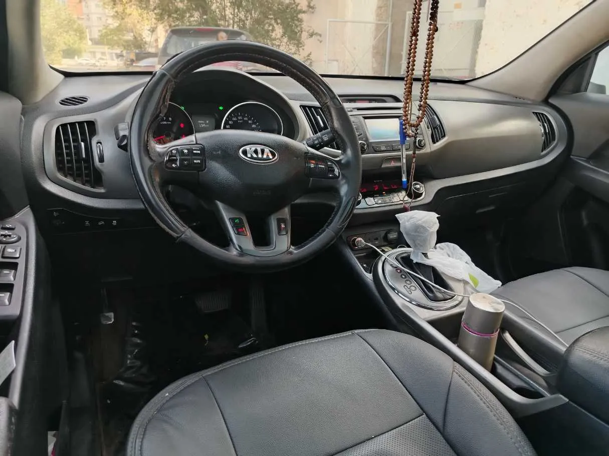 Car image 24