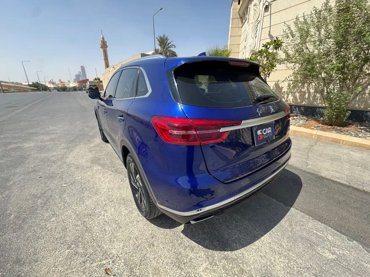 Car image 7