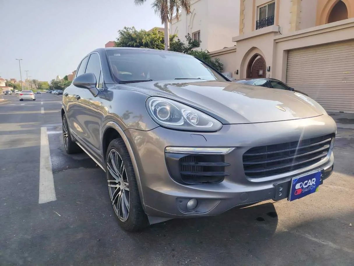 Car image 3