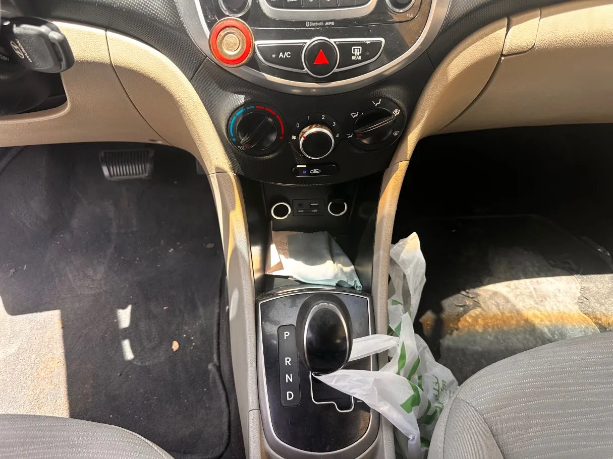Car image 17