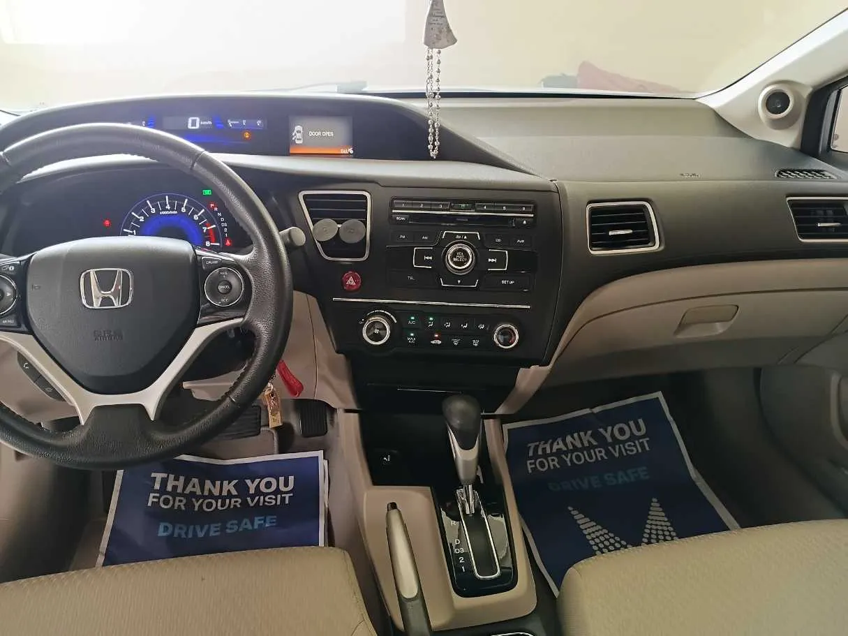 Car image 15