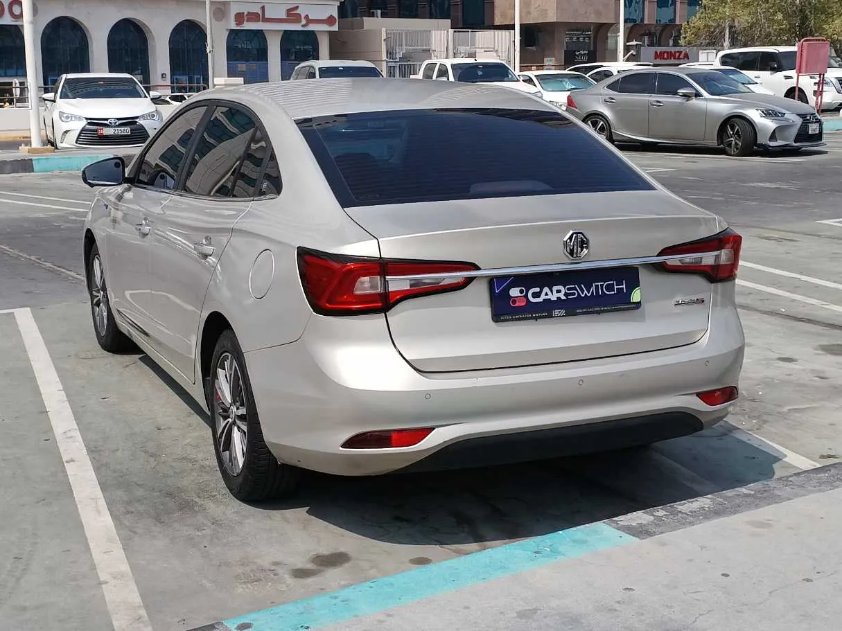 Car image 7