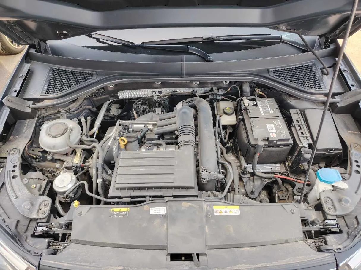 Car image 30