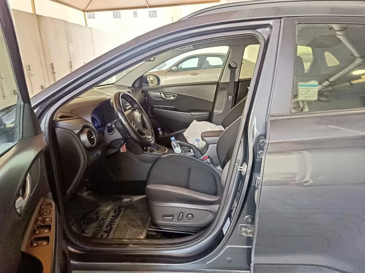 Car image 13