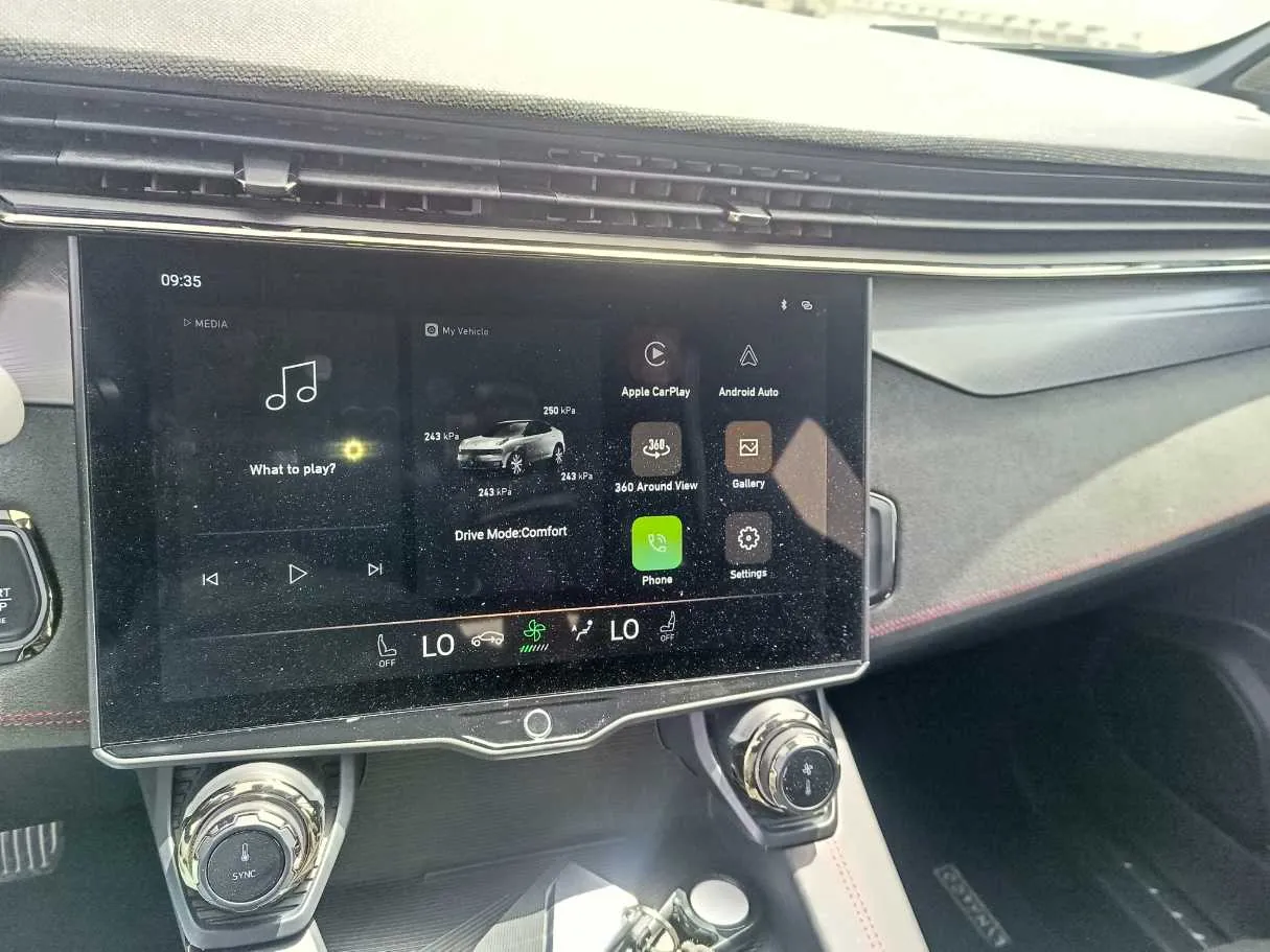 Car image 21