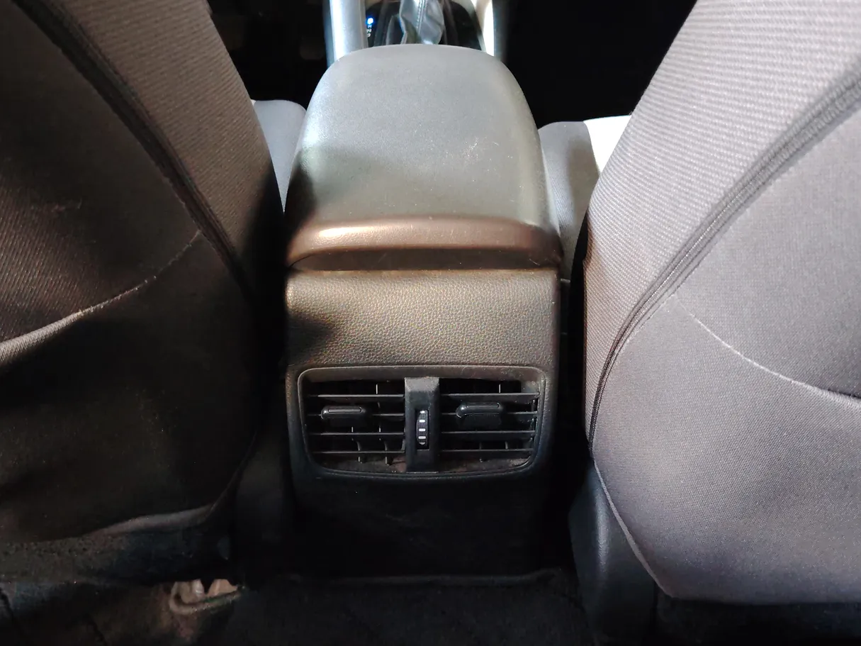 Car image 31