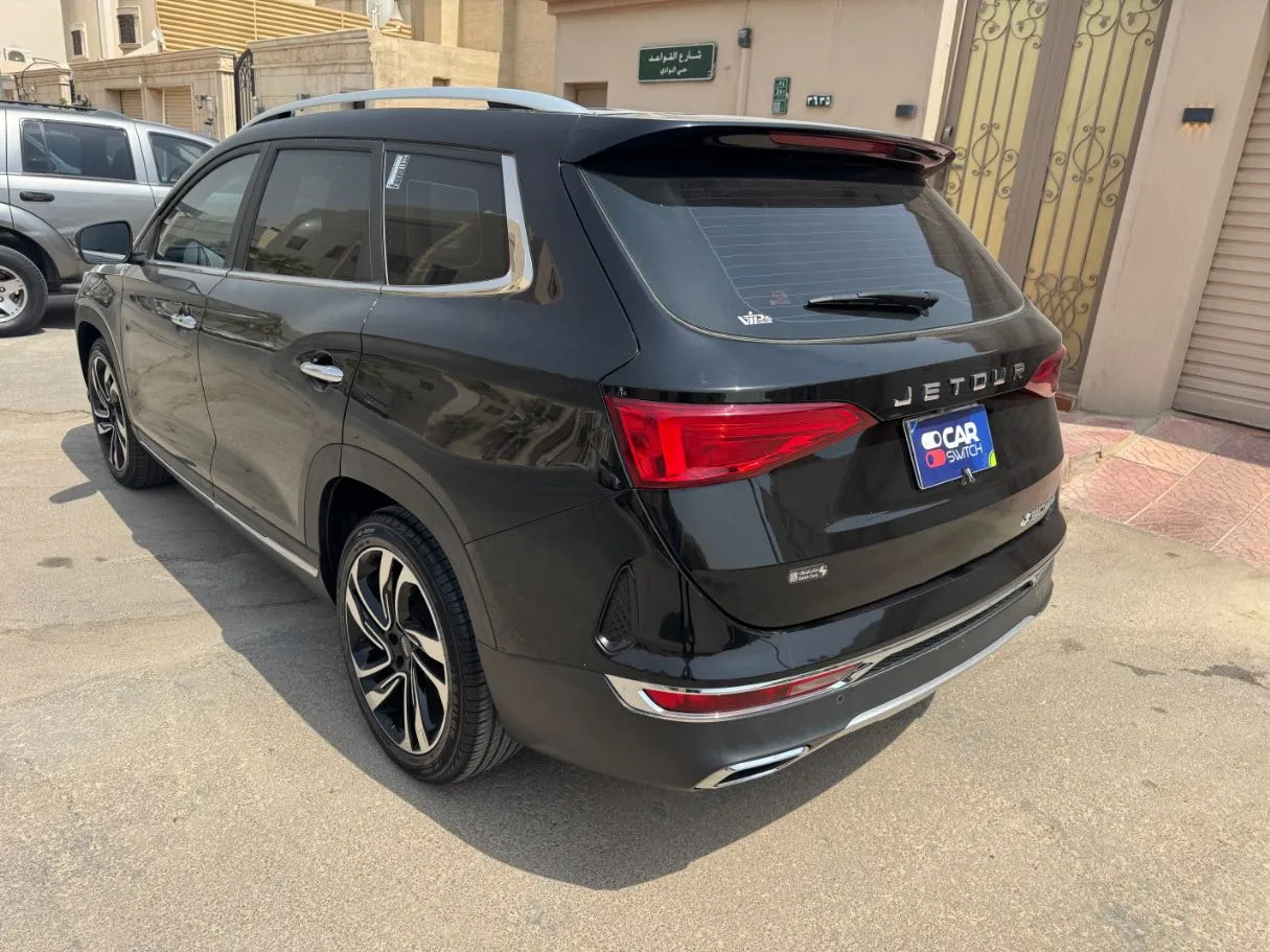 Car image 7