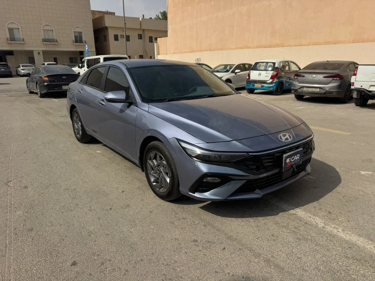 Car image 3
