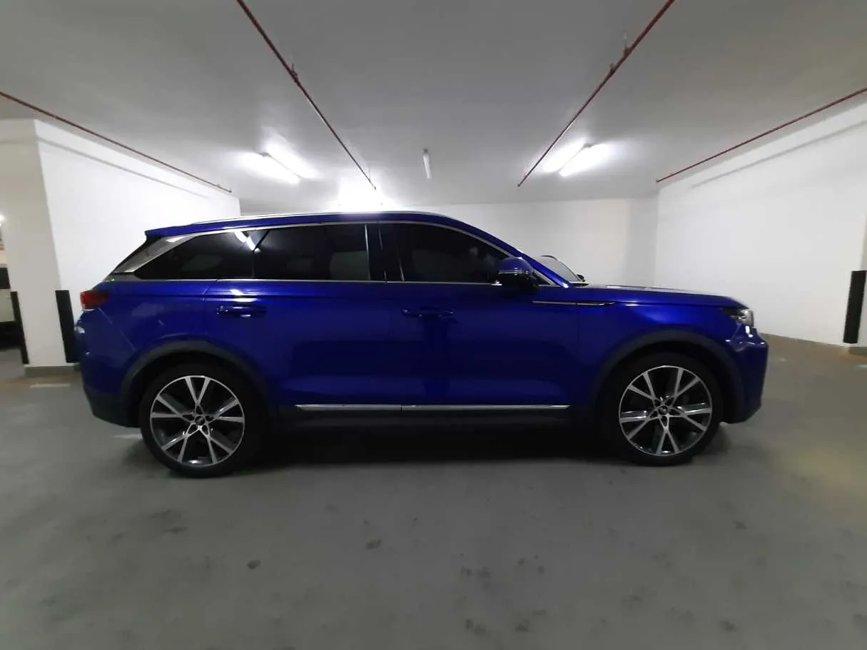 Car image 8
