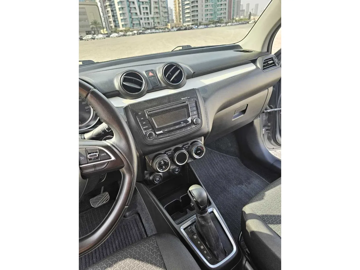 Car image 15