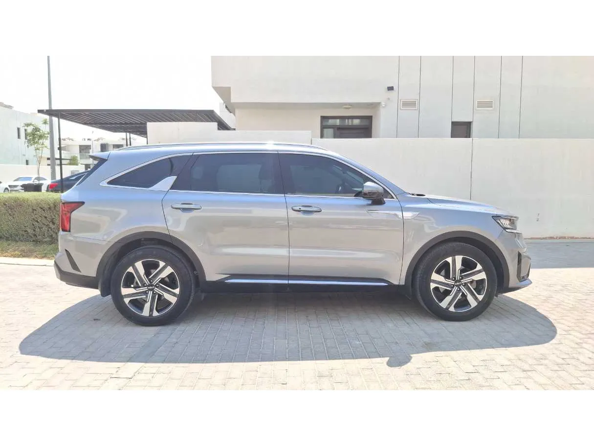 Car image 8