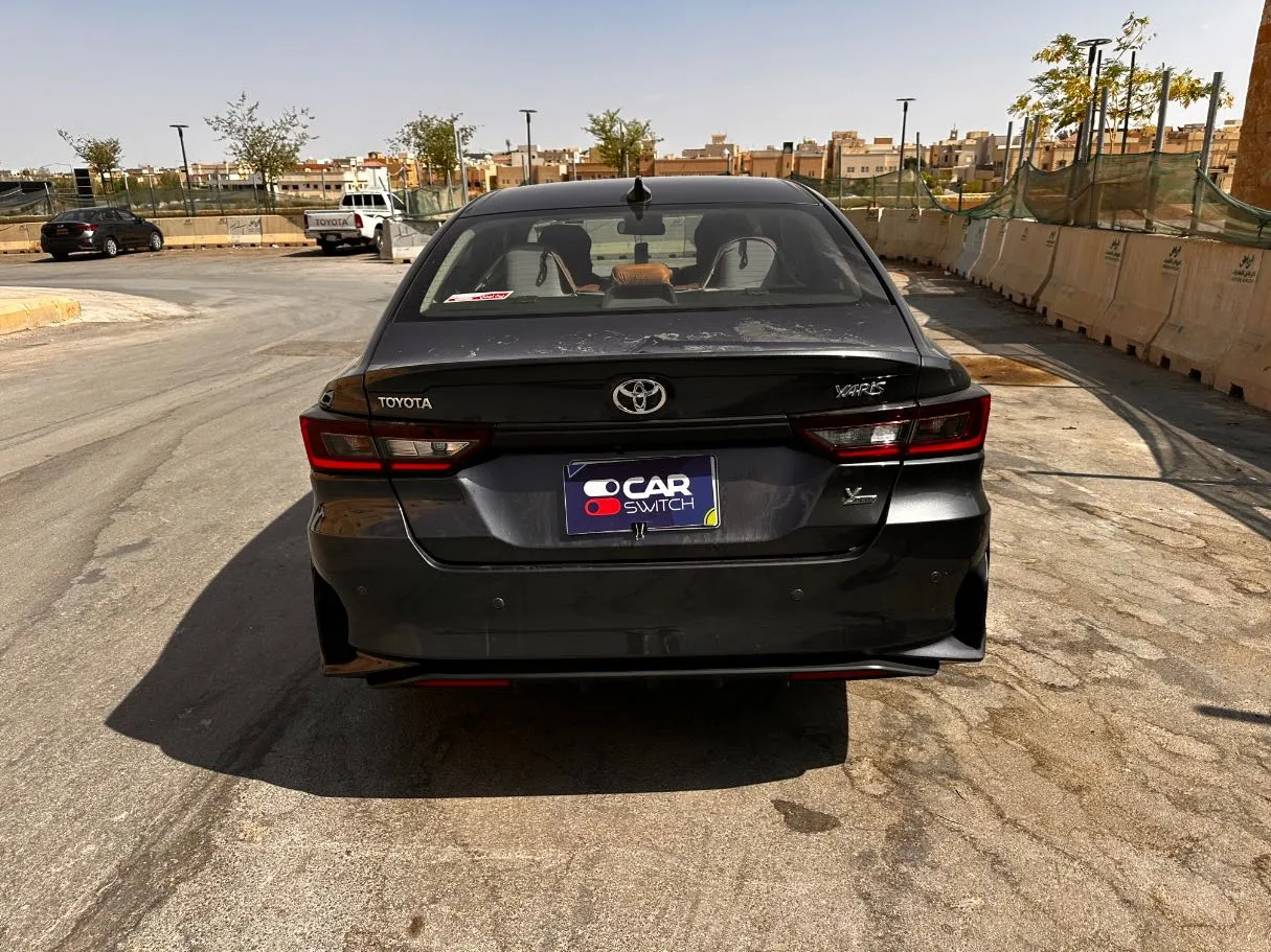 Car image 6