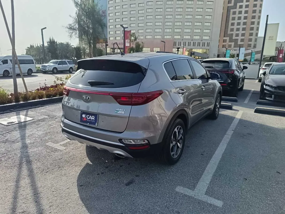 Car image 5