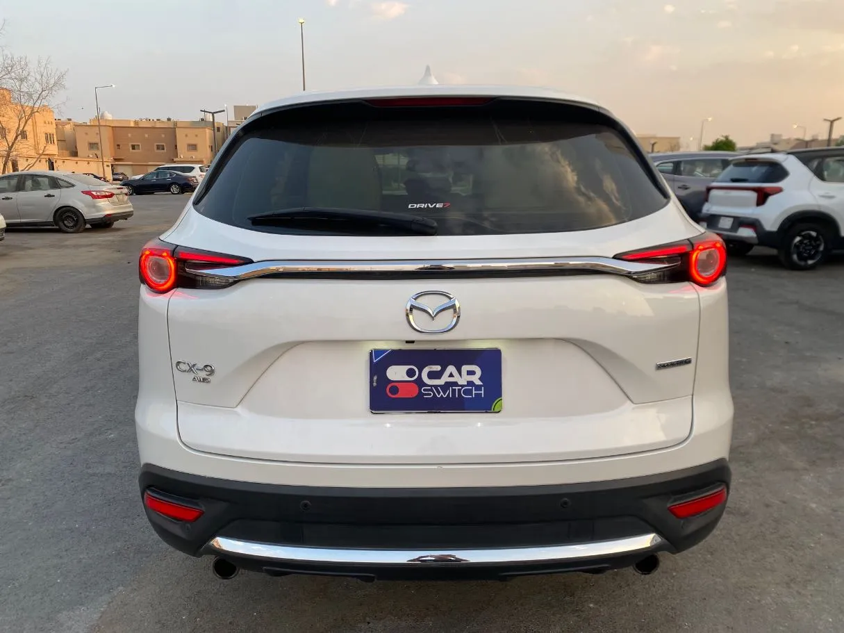 Car image 6