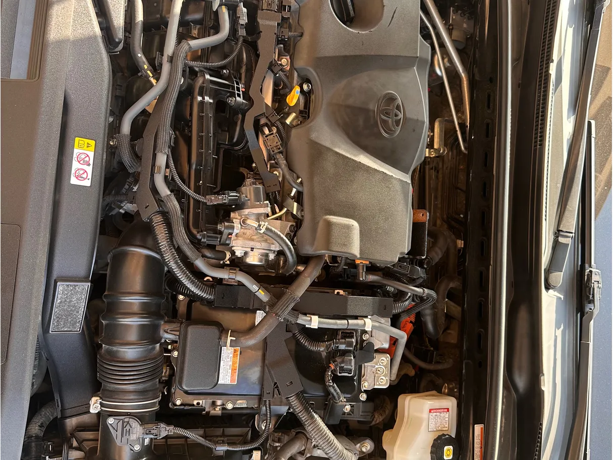 Car image 9