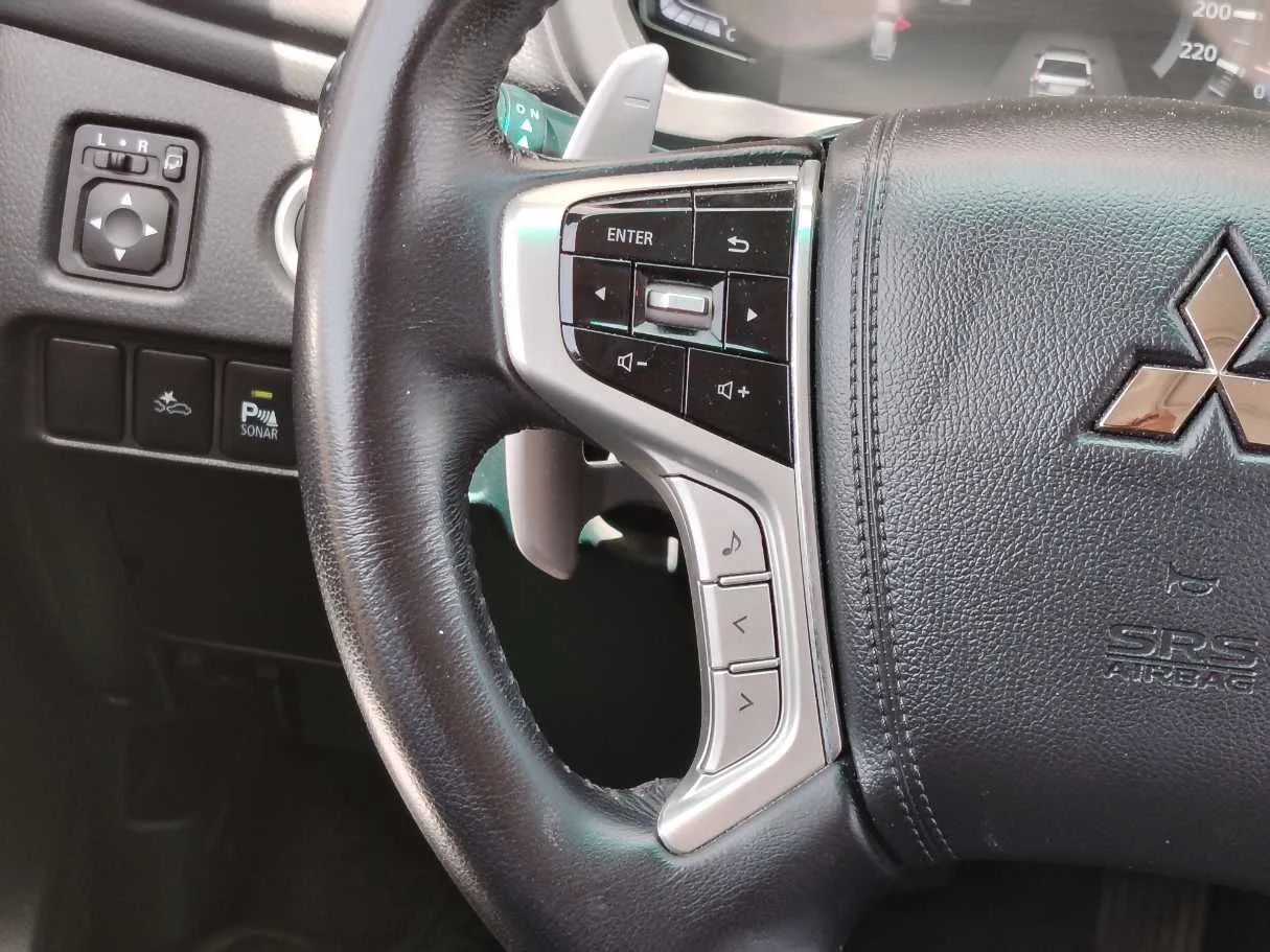 Car image 32
