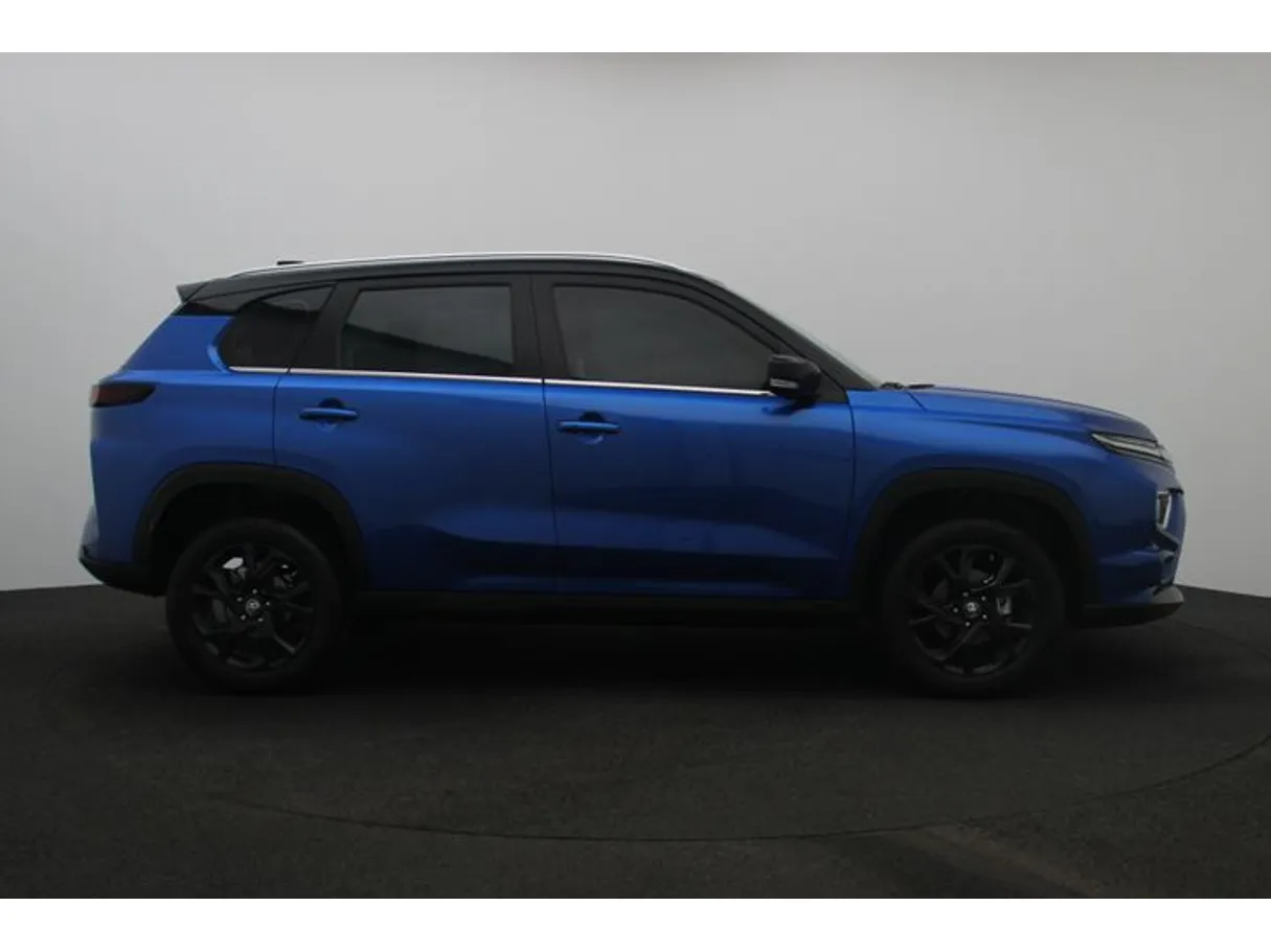Car image 13