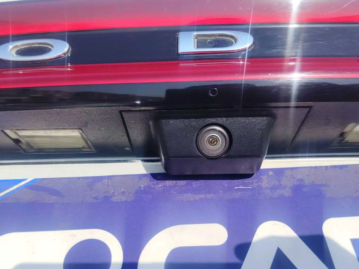 Car image 25