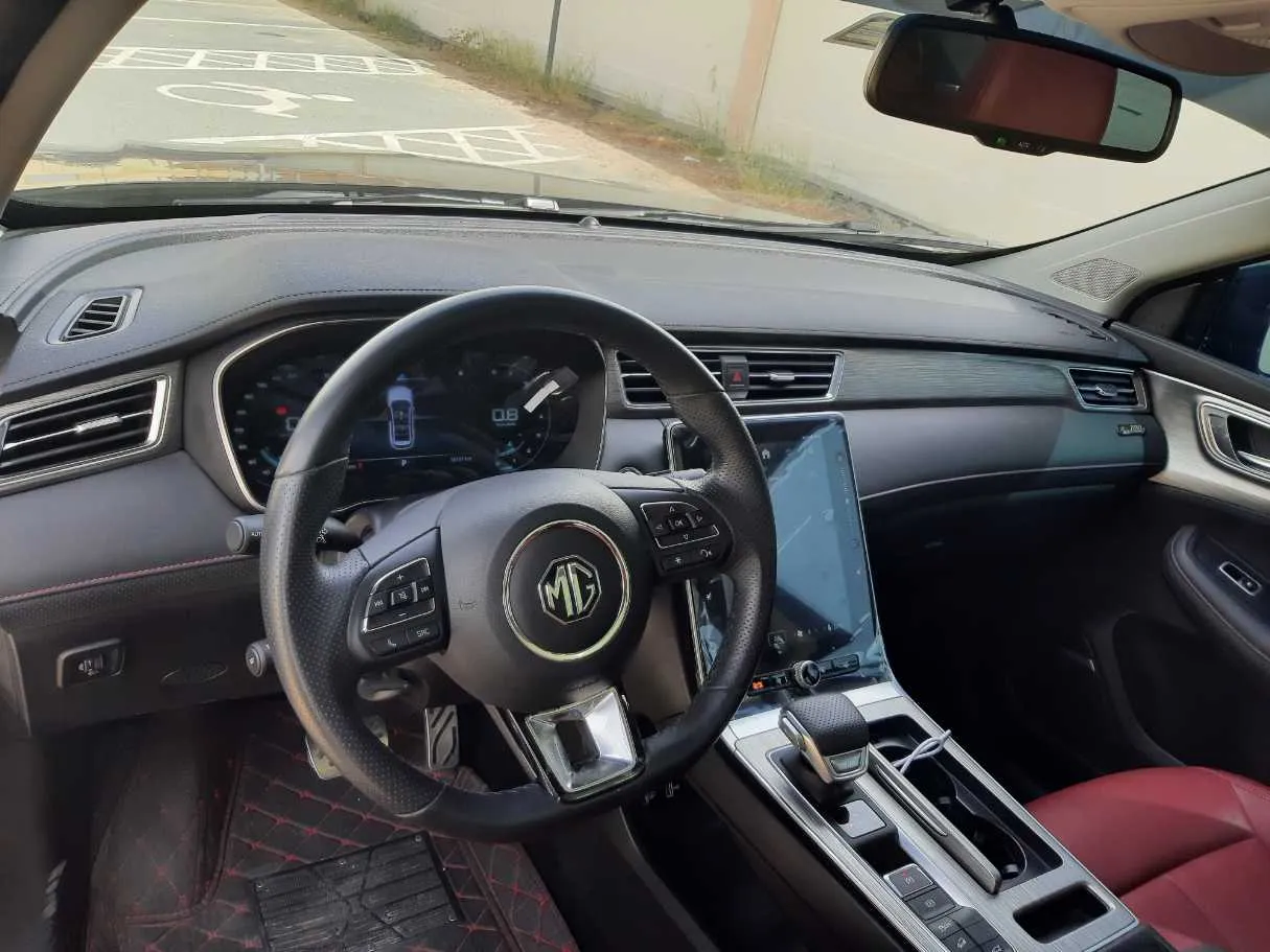 Car image 11