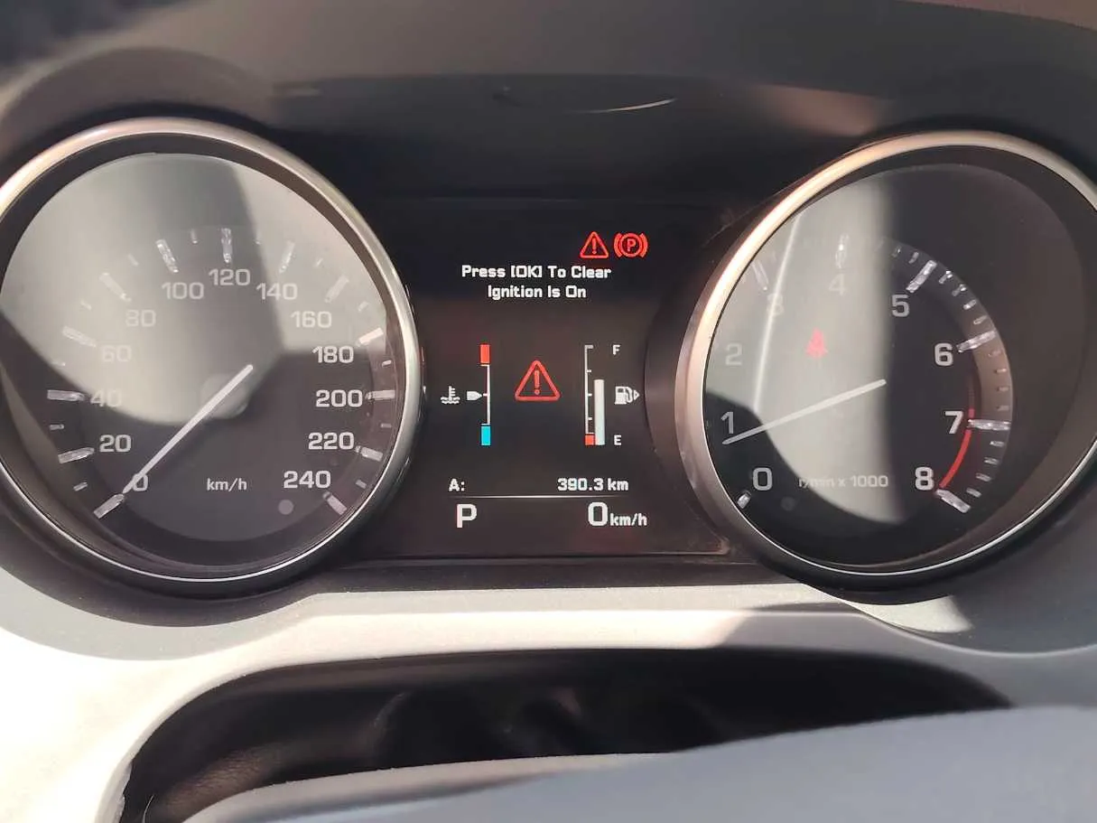 Car image 25