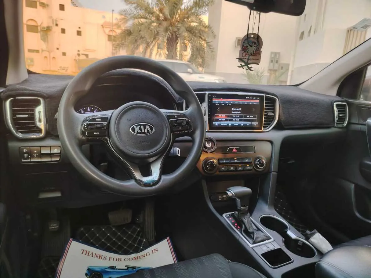 Car image 27
