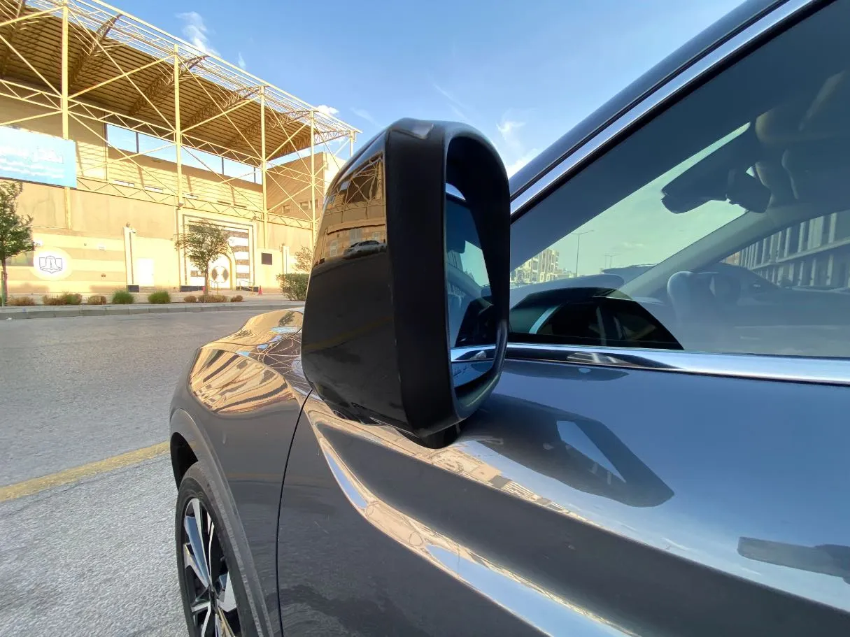 Car image 28