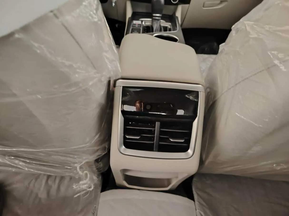 Car image 36