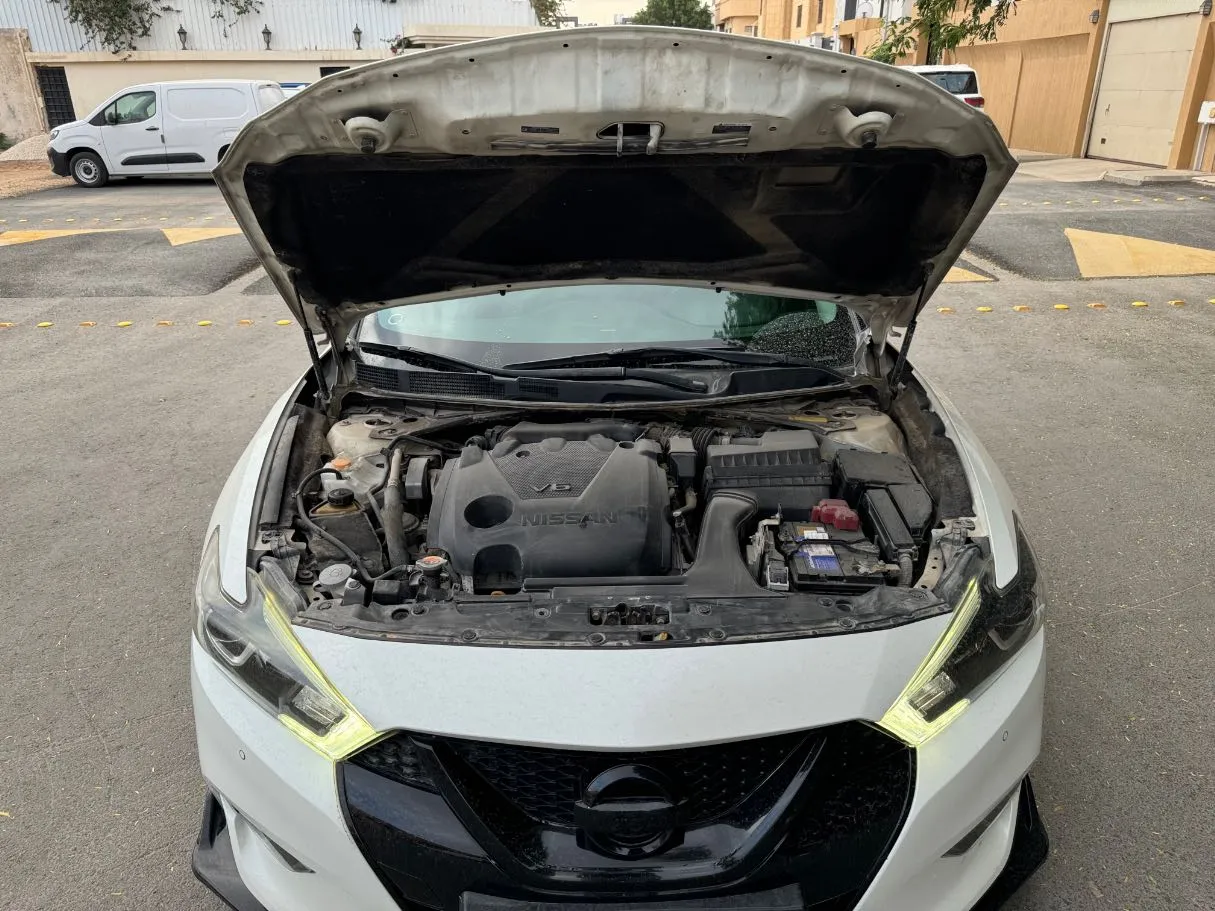 Car image 26