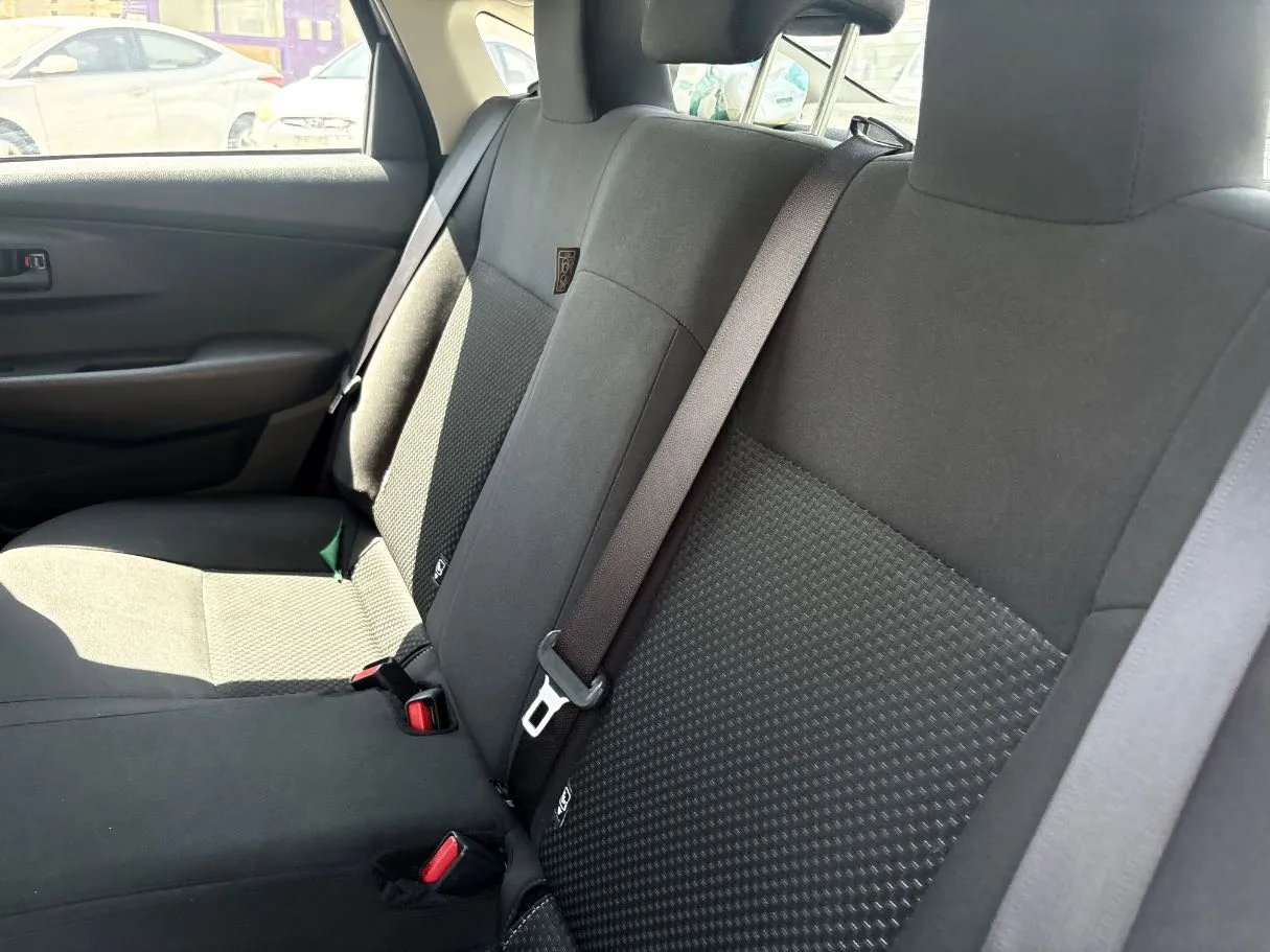 Car image 16