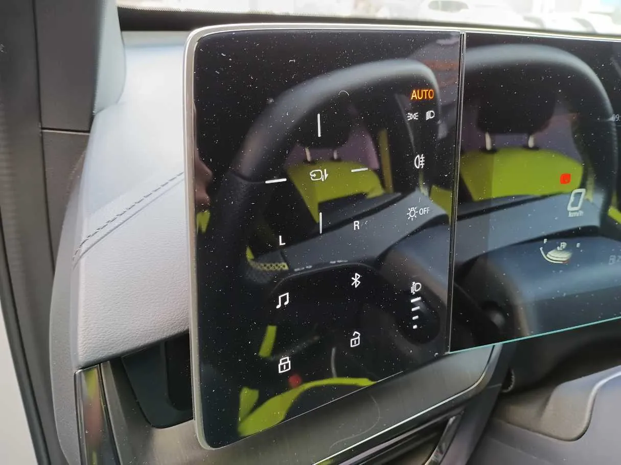 Car image 21