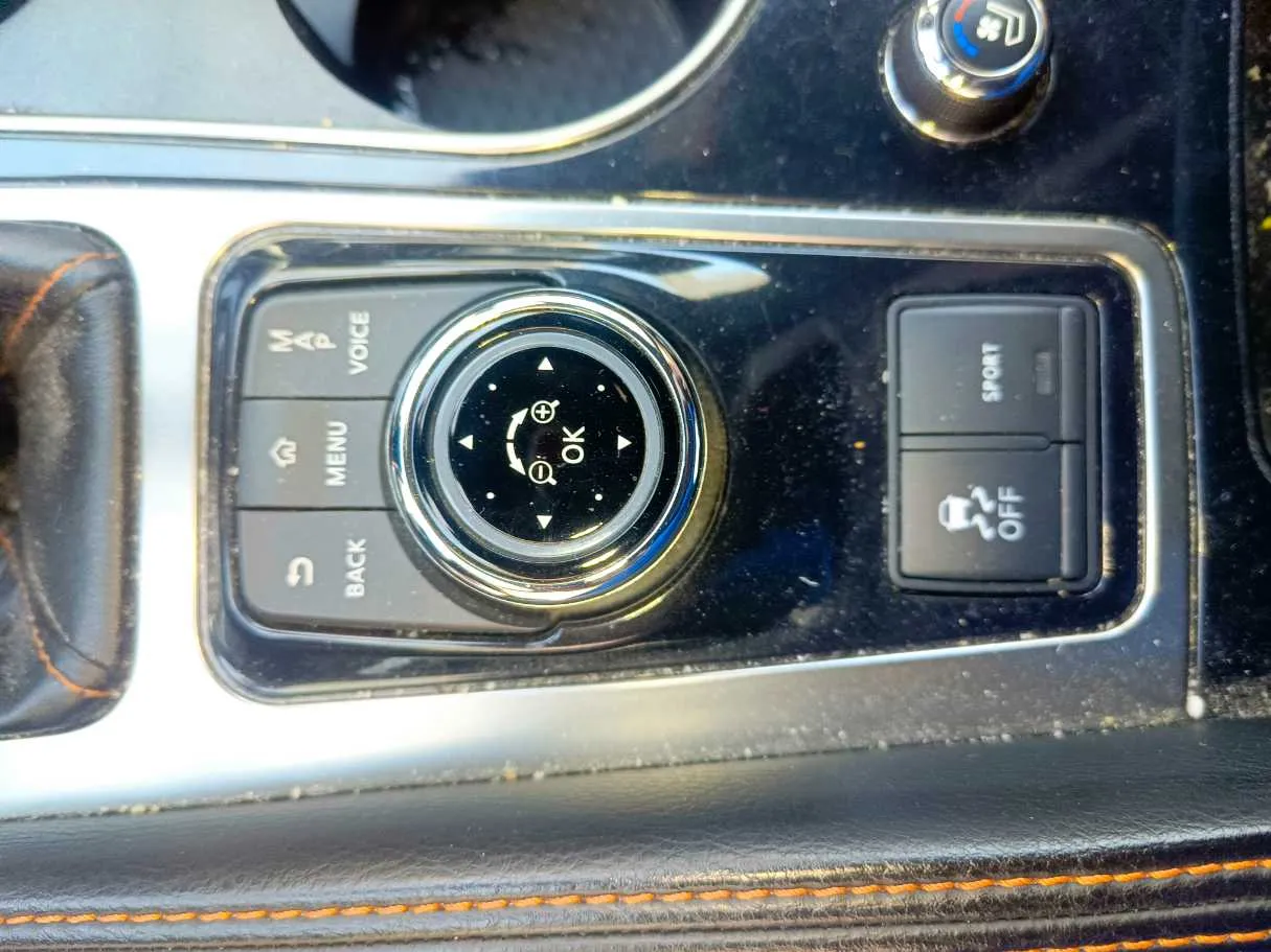 Car image 24