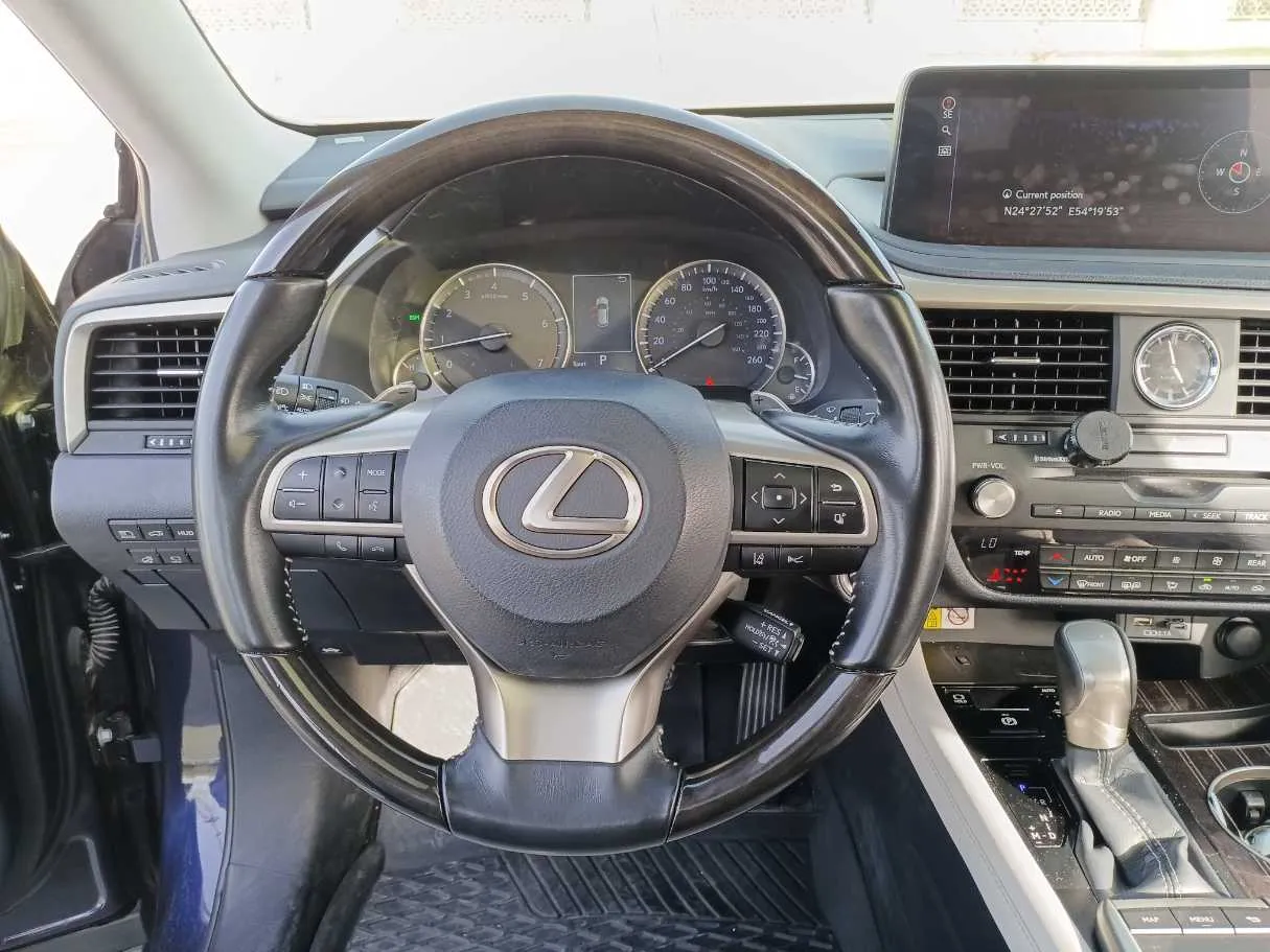 Car image 18
