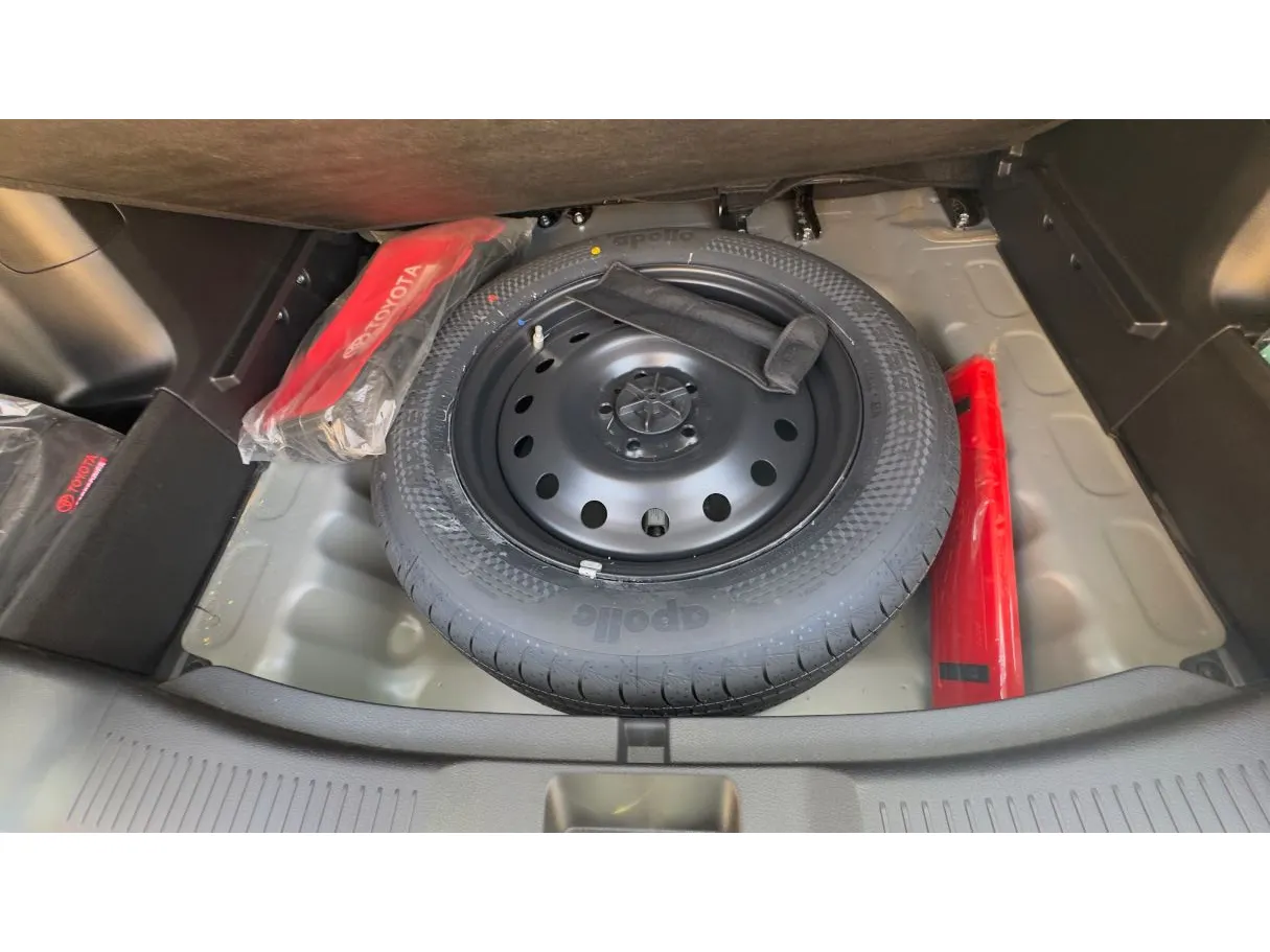 Car image 28
