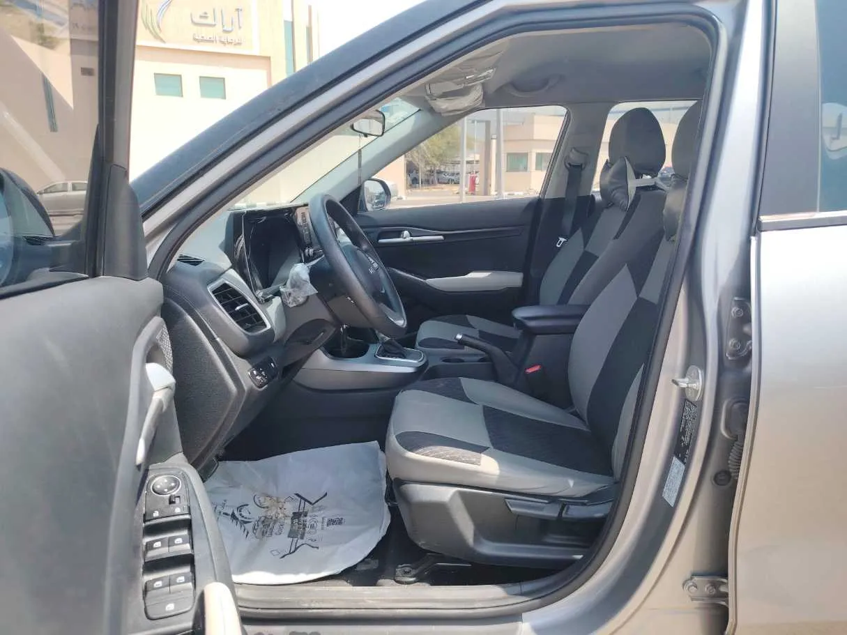 Car image 12